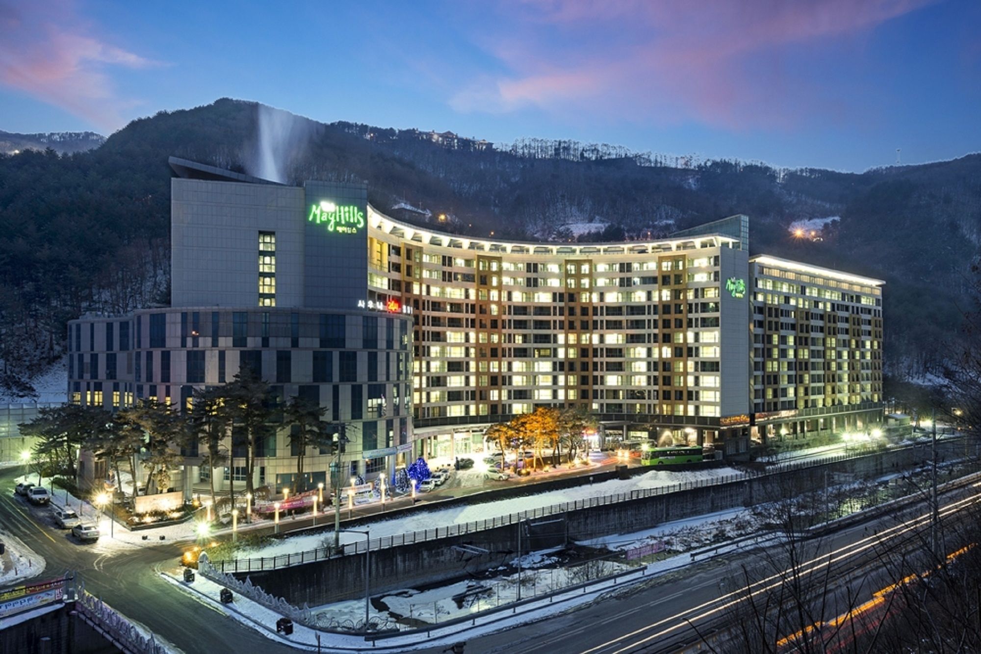 Jeongseon Mayhills Resort Exterior photo